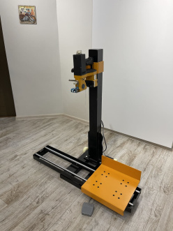 Стационарная стойка (тележка) в комплекте со швейной машиной GK9-900