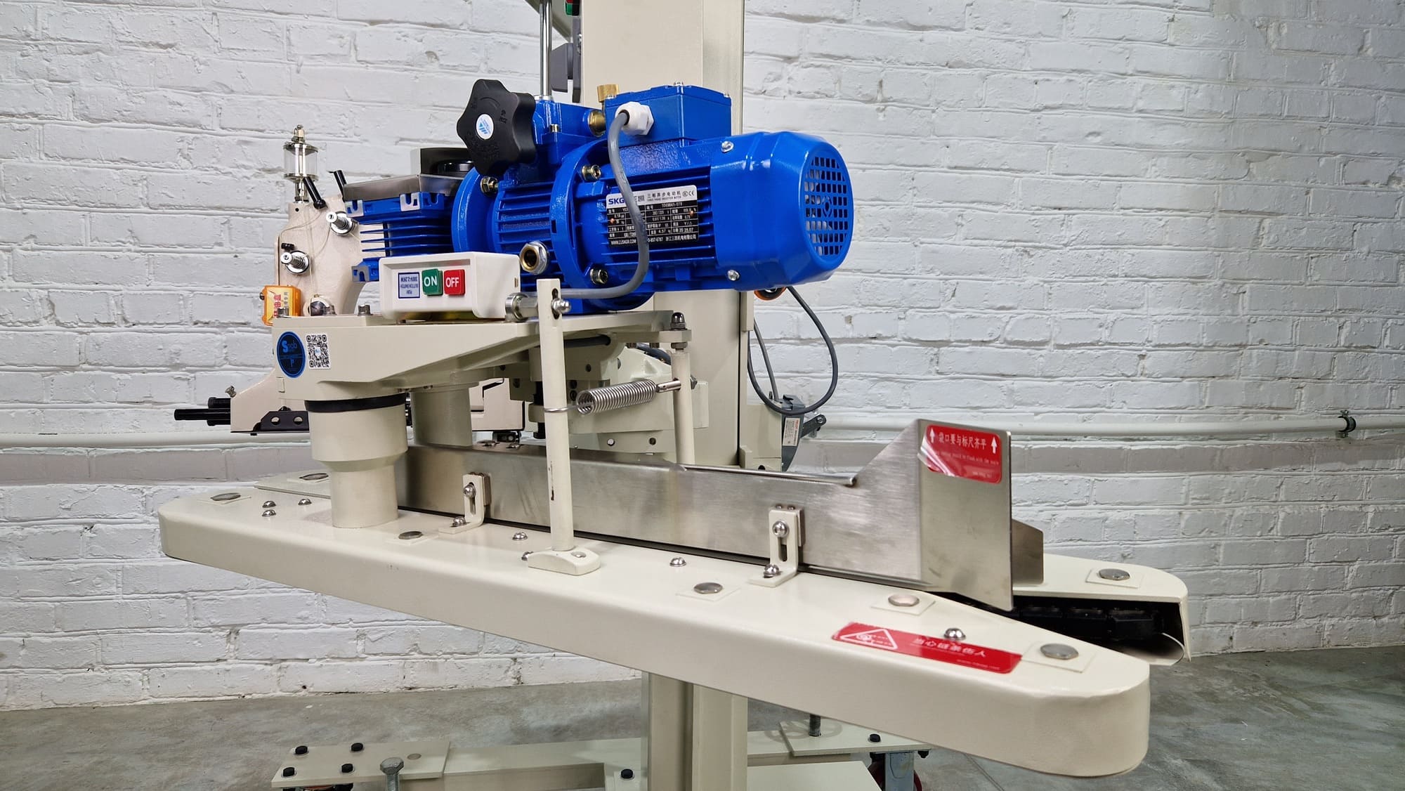 Устройство протяжки/подгиба мешка (фолдер) модель QG6900